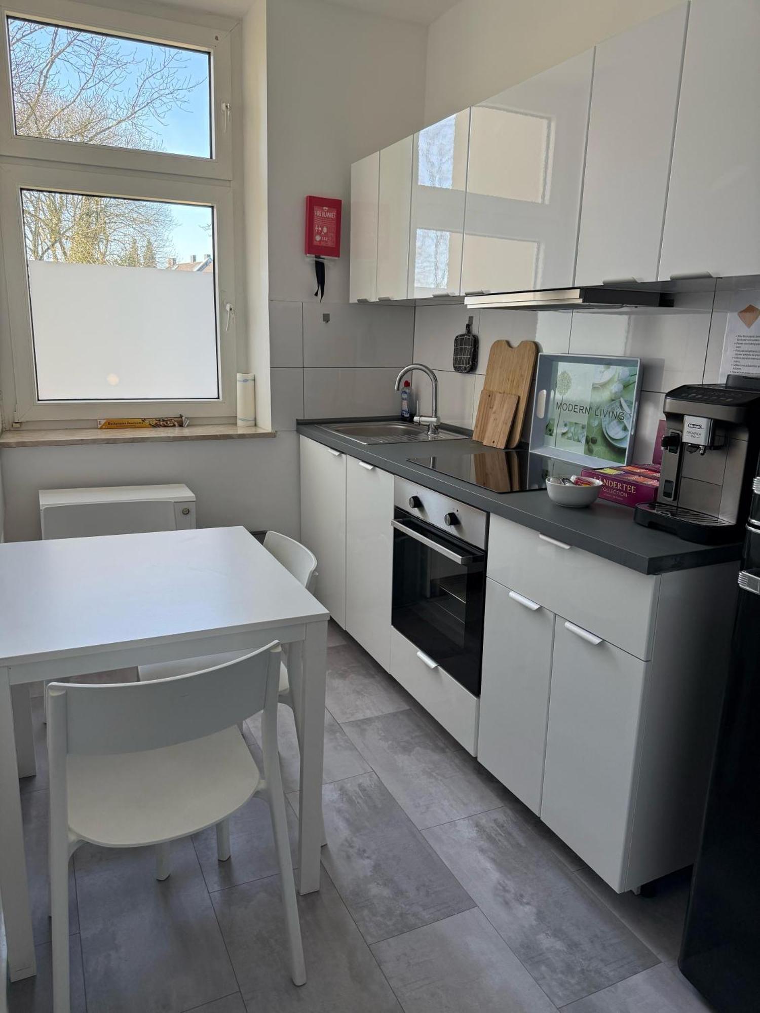 Freshly Renovated City Apartments Essen Kitchen Wifi Near Duesseldorf Airport Εξωτερικό φωτογραφία